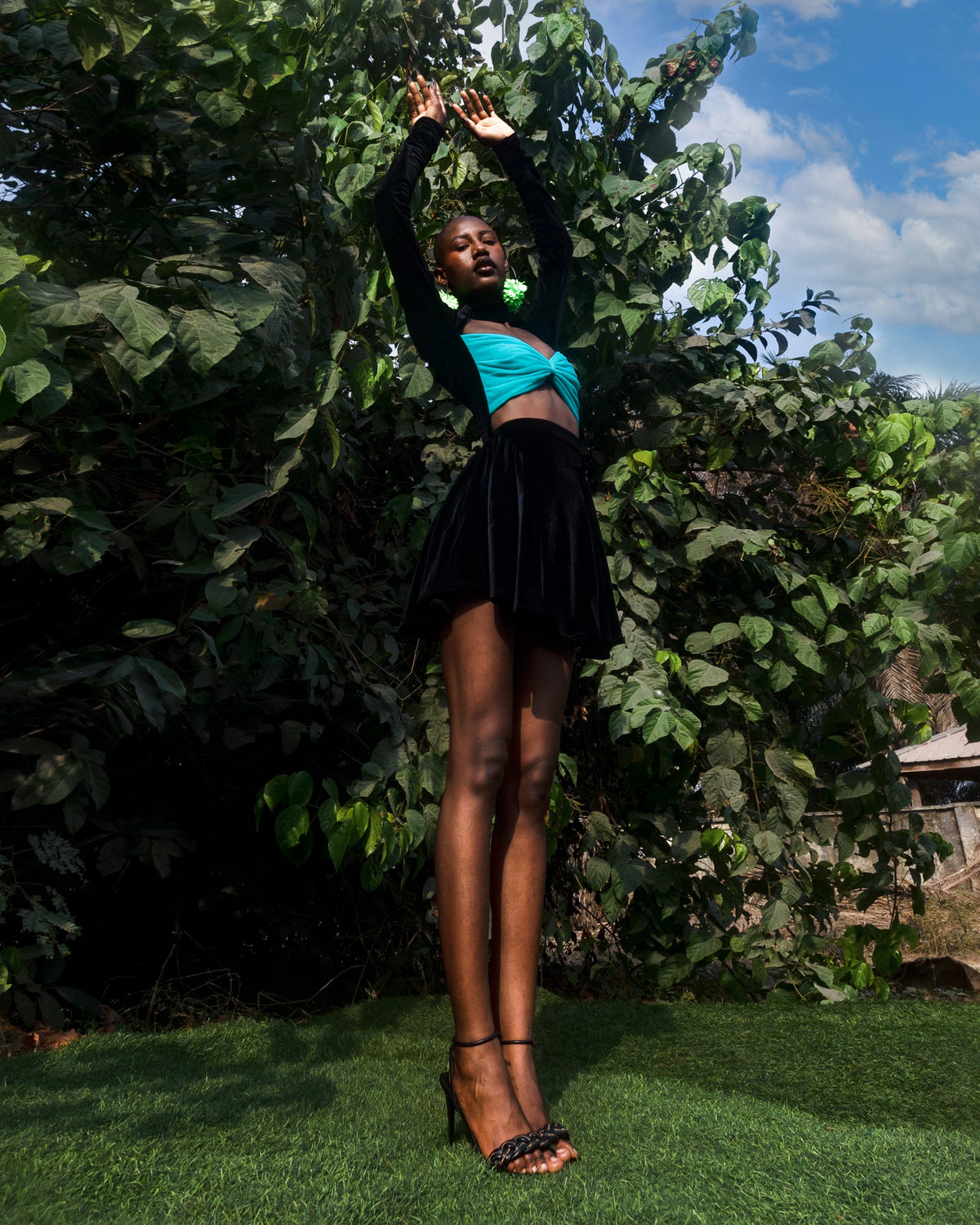 Daisy Velvet Dress - Hertunba